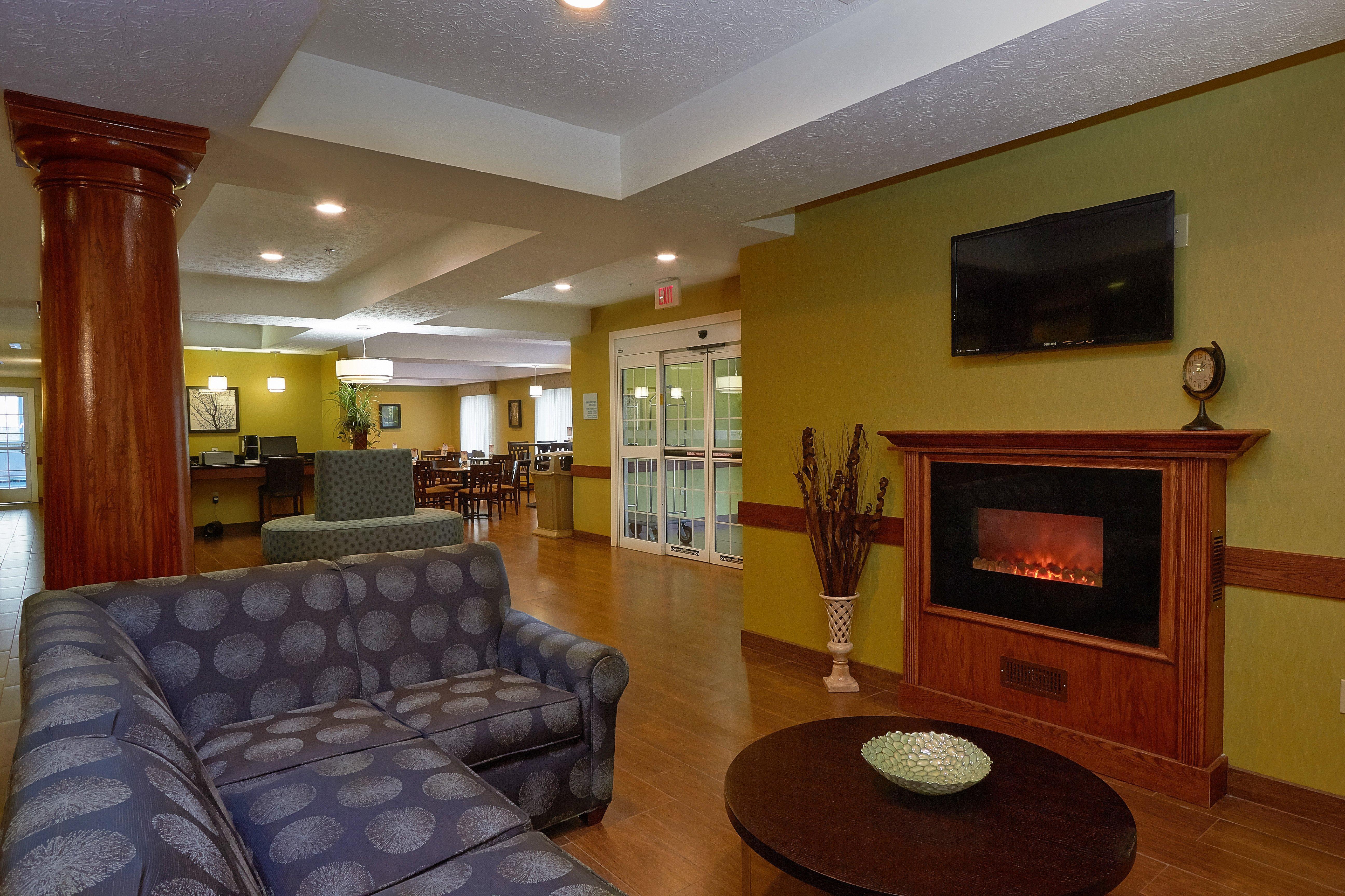 Holiday Inn Express Hotel & Suites Cadillac By Ihg Exteriör bild
