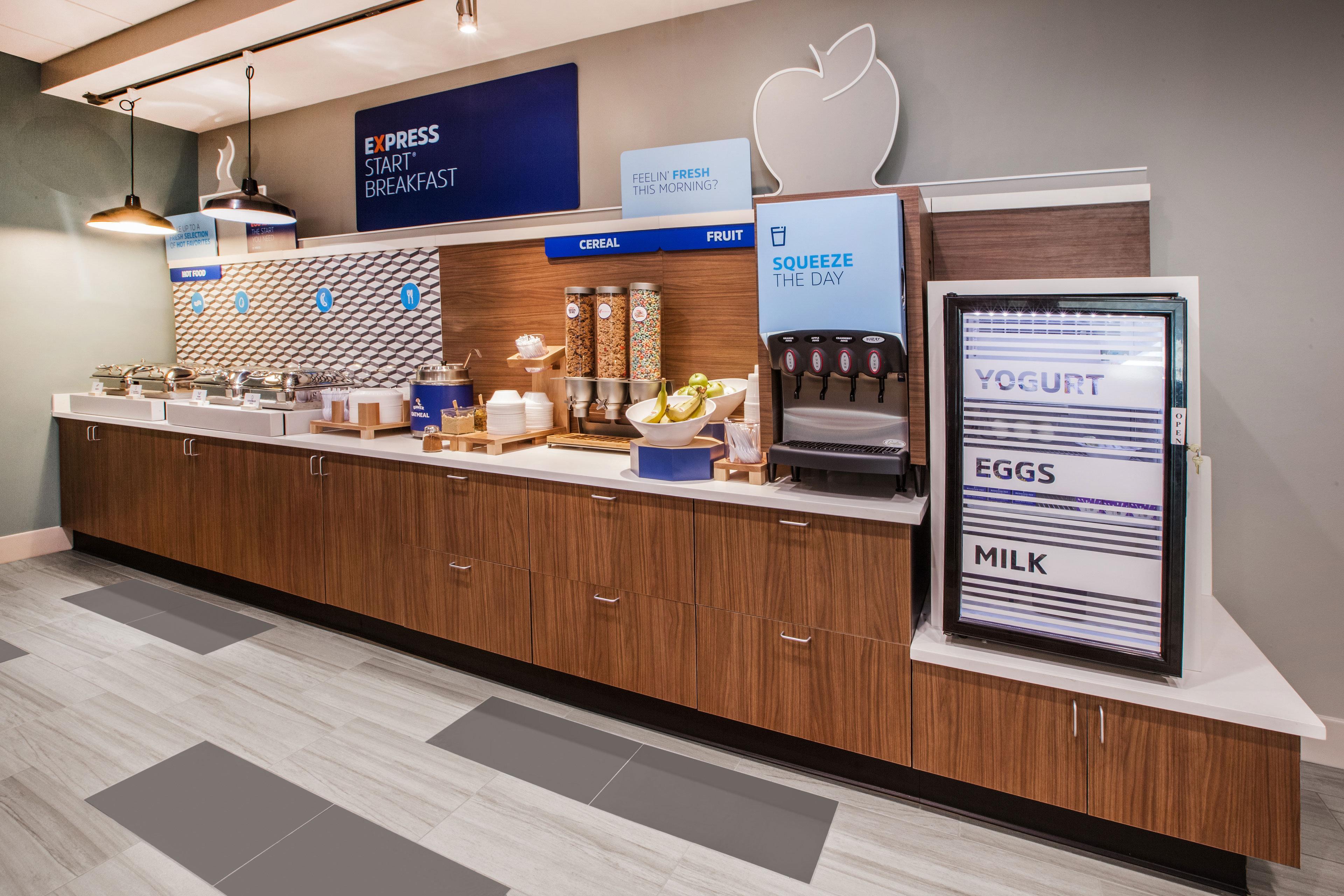 Holiday Inn Express Hotel & Suites Cadillac By Ihg Exteriör bild