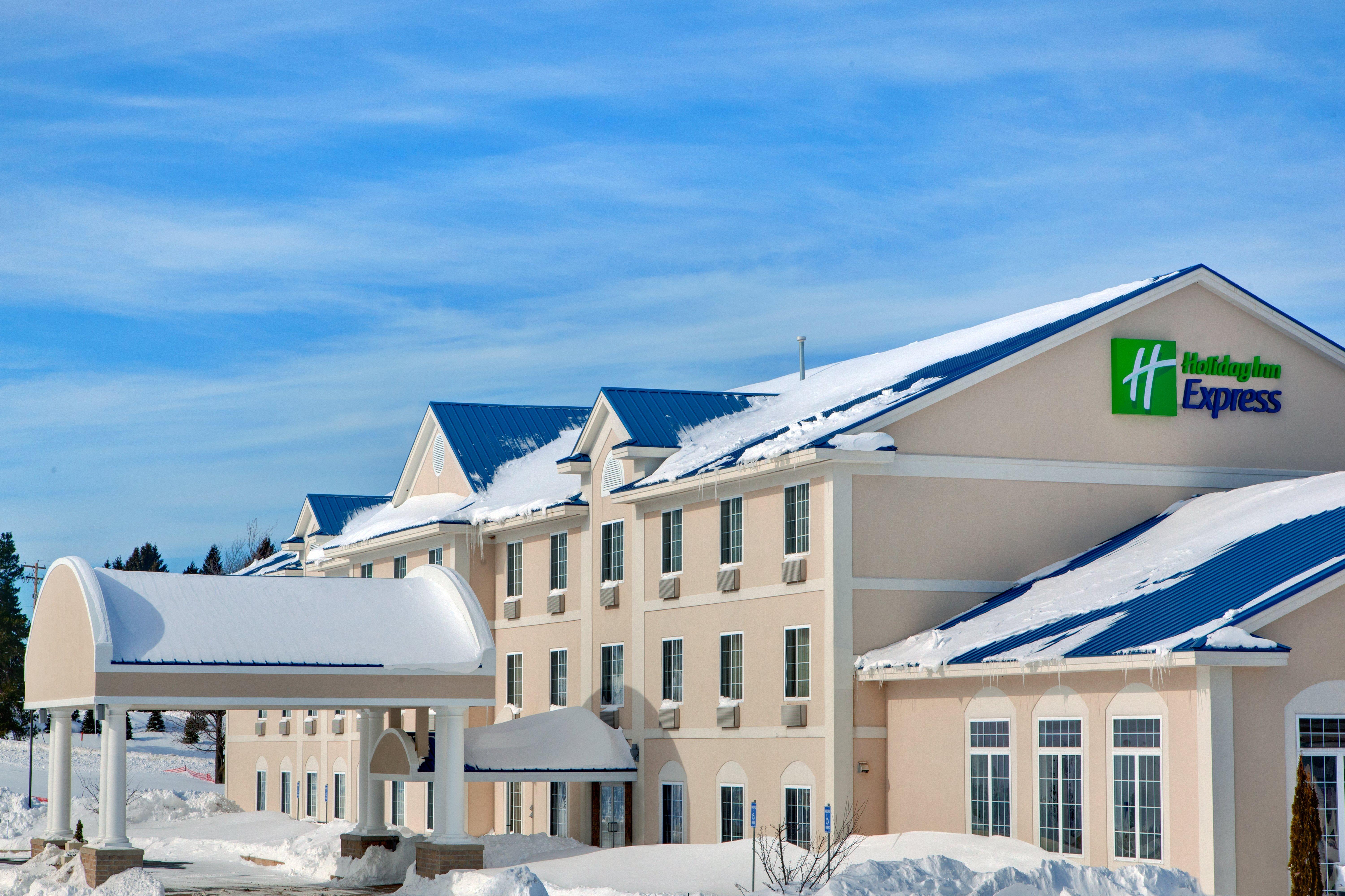 Holiday Inn Express Hotel & Suites Cadillac By Ihg Exteriör bild
