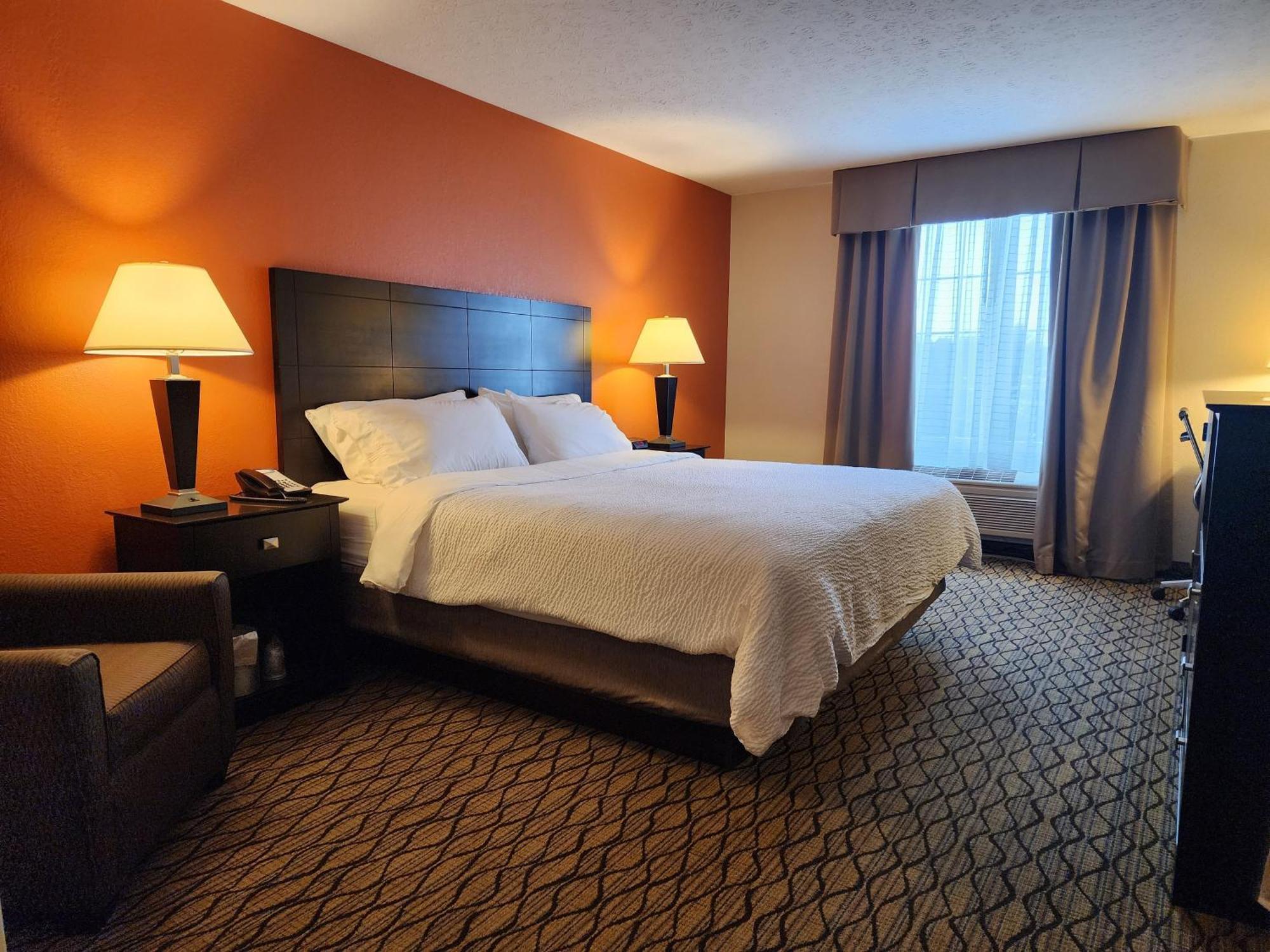 Holiday Inn Express Hotel & Suites Cadillac By Ihg Exteriör bild