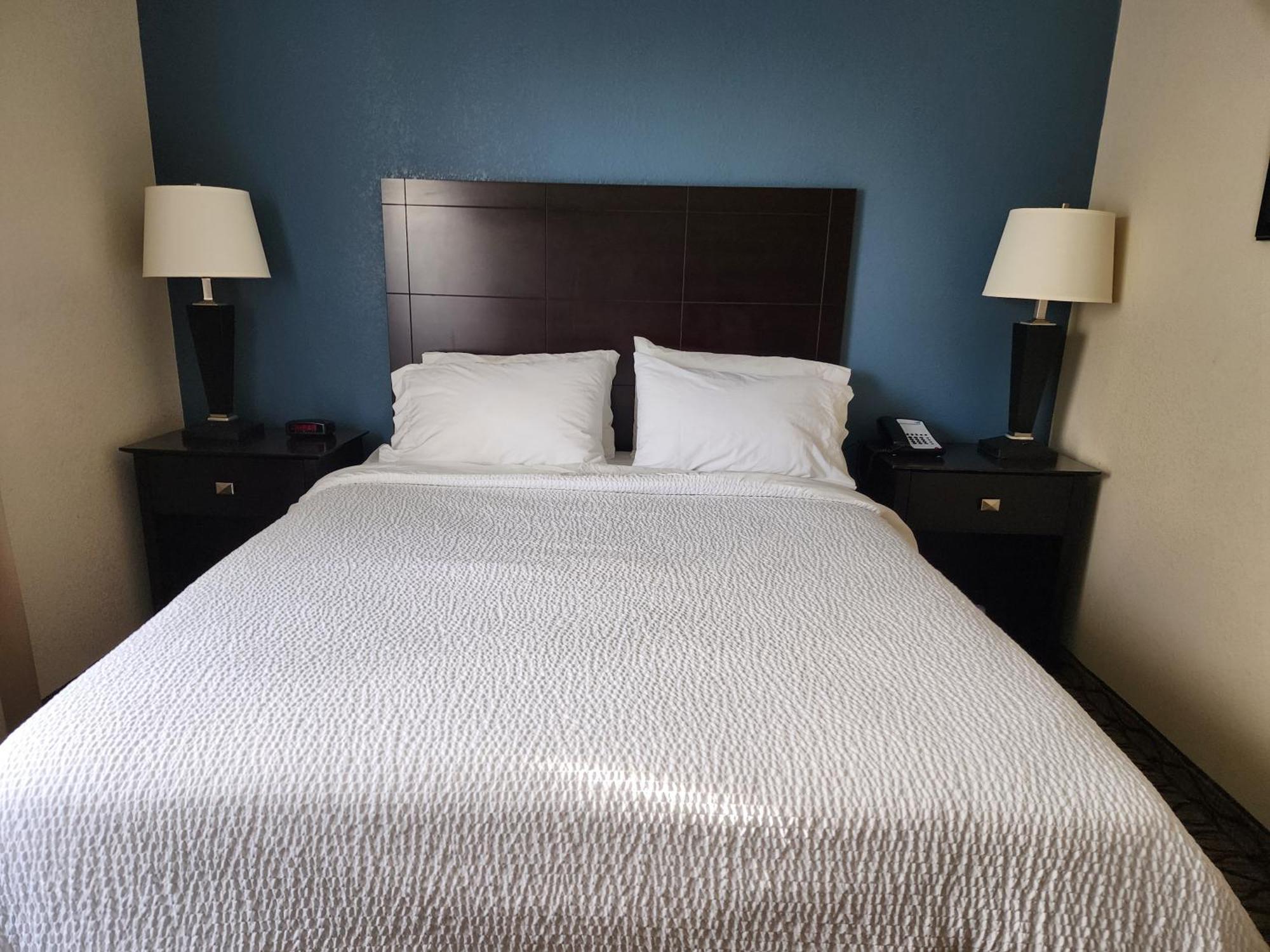 Holiday Inn Express Hotel & Suites Cadillac By Ihg Exteriör bild