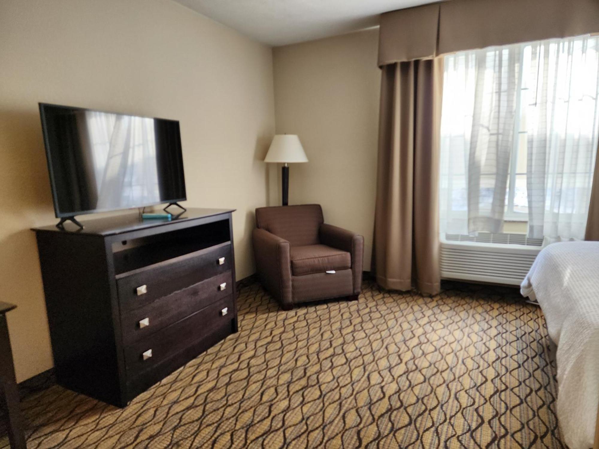 Holiday Inn Express Hotel & Suites Cadillac By Ihg Exteriör bild